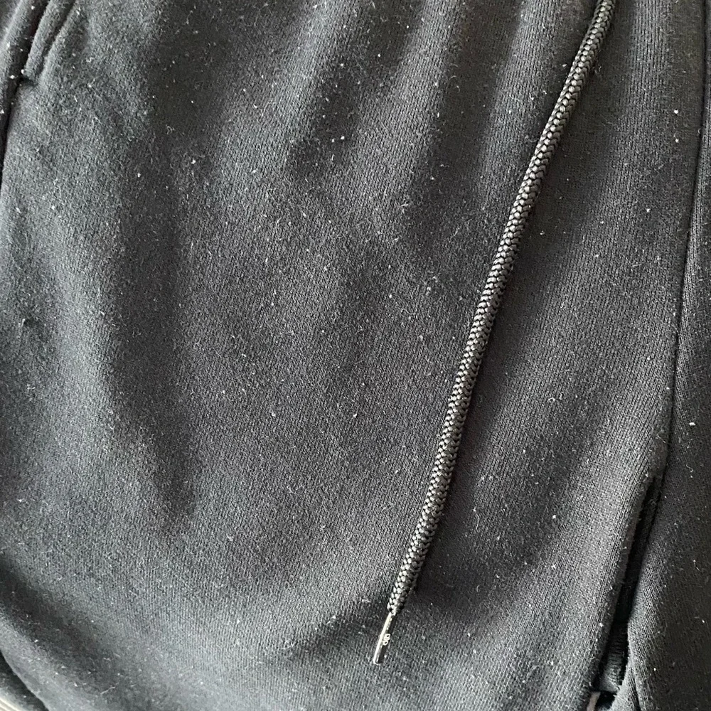 ALO Yoga Black Joggers - Picture 10 of 11